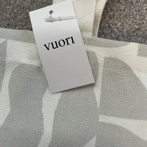 VUORI NWT Cream Tote Bag. Limited Edition “Celebrating a Decade”. - Picture 6 of 10